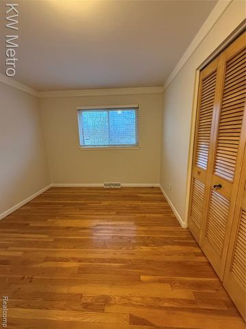 1204 Montrose Avenue, Royal Oak, MI 48073