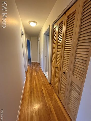 1204 Montrose Avenue, Royal Oak, MI 48073