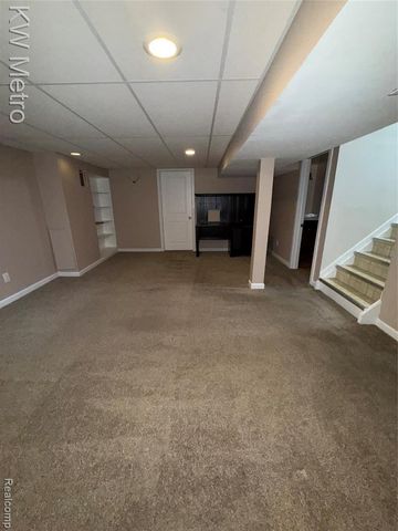 1204 Montrose Avenue, Royal Oak, MI 48073
