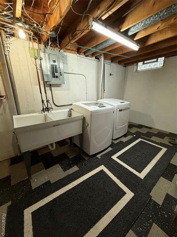 1204 Montrose Avenue, Royal Oak, MI 48073