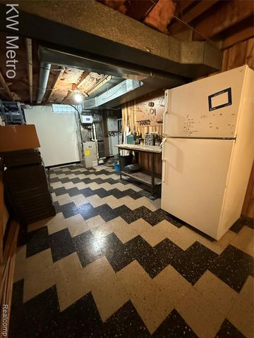 1204 Montrose Avenue, Royal Oak, MI 48073