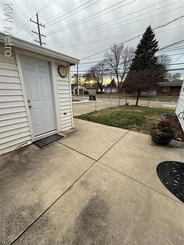 1204 Montrose Avenue, Royal Oak, MI 48073