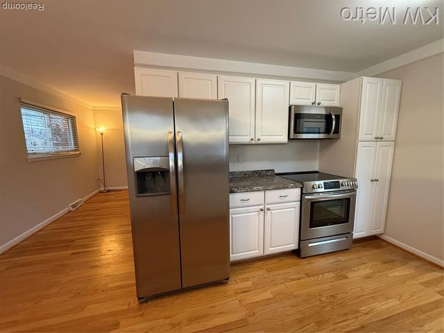 1204 Montrose Avenue, Royal Oak, MI 48073