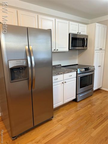 1204 Montrose Avenue, Royal Oak, MI 48073