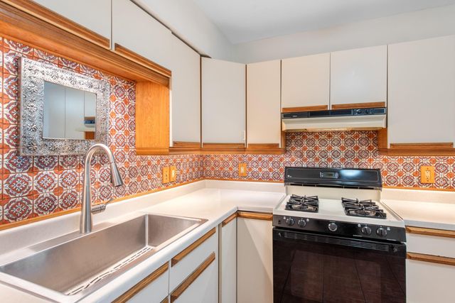 204 La Vista ST, Austin, TX 78704