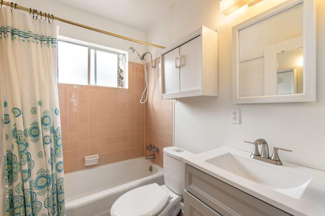 204 La Vista ST, Austin, TX 78704