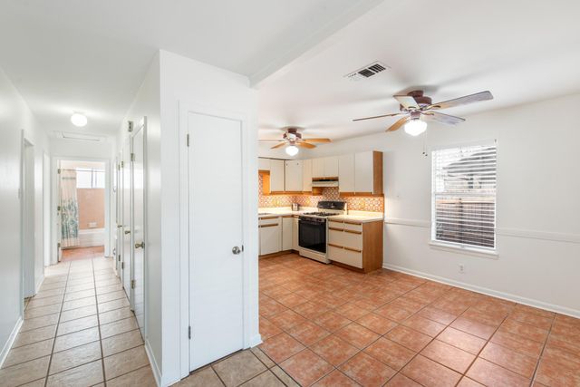 204 La Vista ST, Austin, TX 78704