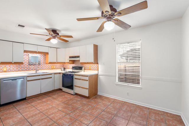 204 La Vista ST, Austin, TX 78704