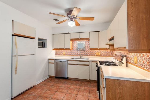 204 La Vista ST, Austin, TX 78704