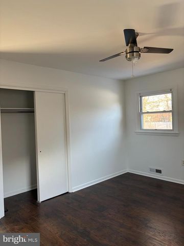 1221 WALTER AVE, Swedesboro, NJ 08085