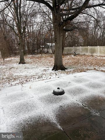 1221 WALTER AVE, Swedesboro, NJ 08085