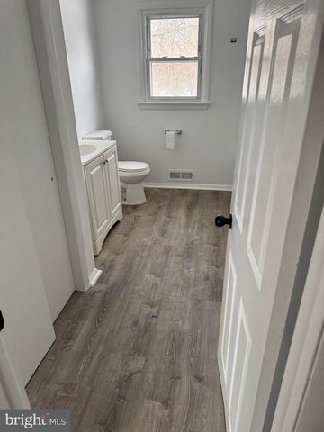 1221 WALTER AVE, Swedesboro, NJ 08085