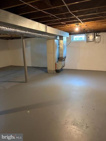 1221 WALTER AVE, Swedesboro, NJ 08085