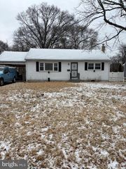 1221 WALTER AVE, Swedesboro, NJ 08085