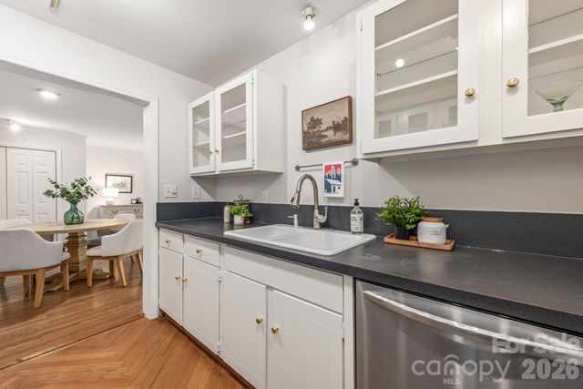 1323 Queens Road 321, Charlotte, NC 28207