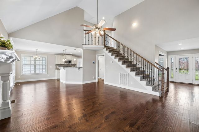 2212 Ellington Gait Dr, Clarksville, TN 37043