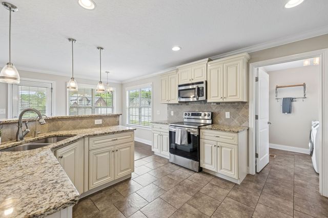 2212 Ellington Gait Dr, Clarksville, TN 37043