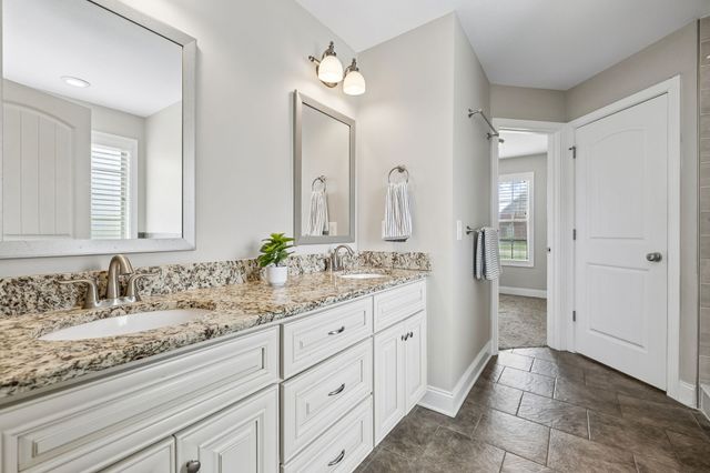 2212 Ellington Gait Dr, Clarksville, TN 37043