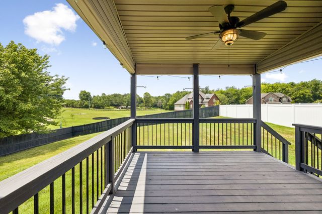 2212 Ellington Gait Dr, Clarksville, TN 37043