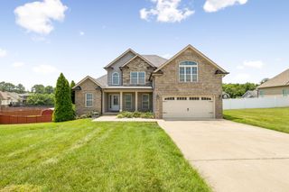 2212 Ellington Gait Dr, Clarksville, TN 37043