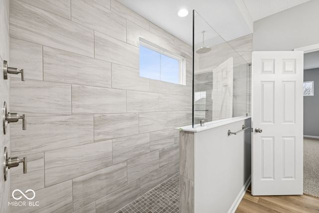 9194 Ambassador Street, Mccordsville, IN 46055