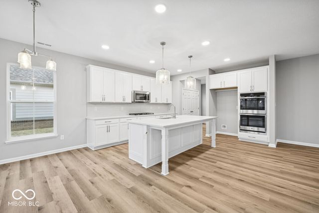 9194 Ambassador Street, Mccordsville, IN 46055