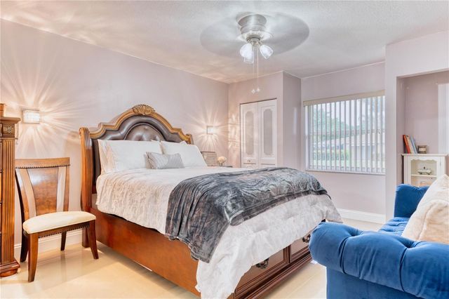 8751 Chevy Chase Drive 150, Boca Raton, FL 33433