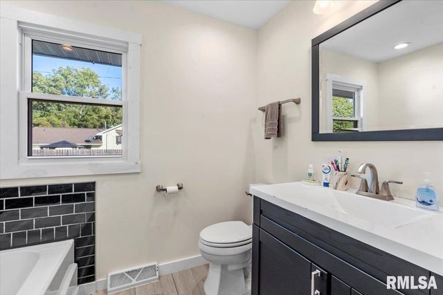 14088 Villa Maria Lane, Athens, IL 62613