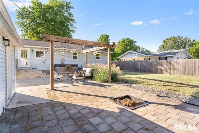 14088 Villa Maria Lane, Athens, IL 62613