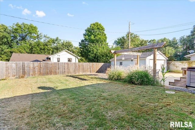 14088 Villa Maria Lane, Athens, IL 62613