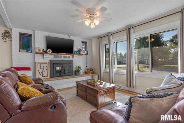 14088 Villa Maria Lane, Athens, IL 62613