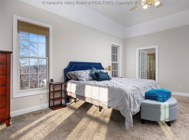 1028 Crestmont Road, Hurricane, WV 25526