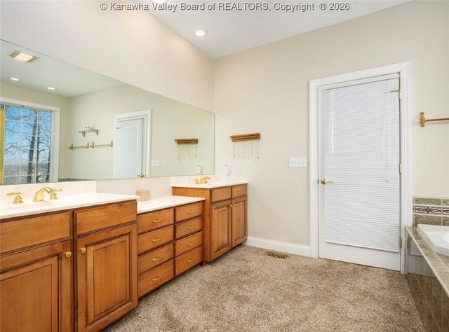 1028 Crestmont Road, Hurricane, WV 25526