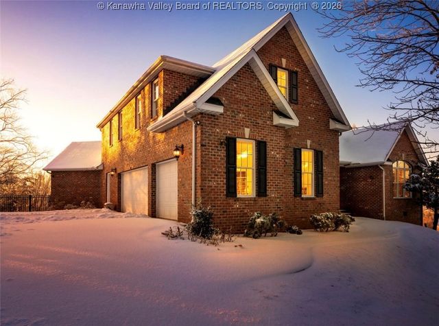 1028 Crestmont Road, Hurricane, WV 25526