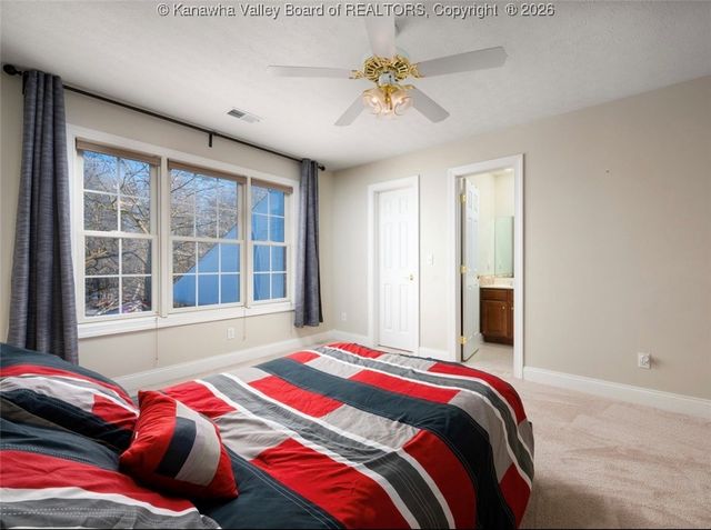 1028 Crestmont Road, Hurricane, WV 25526