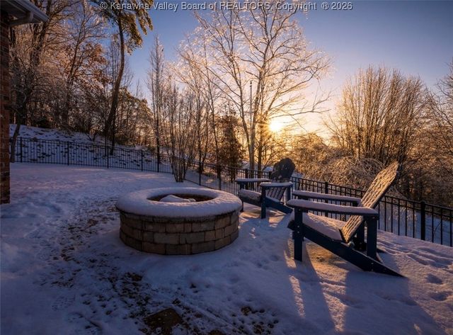 1028 Crestmont Road, Hurricane, WV 25526