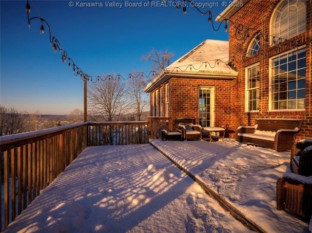 1028 Crestmont Road, Hurricane, WV 25526