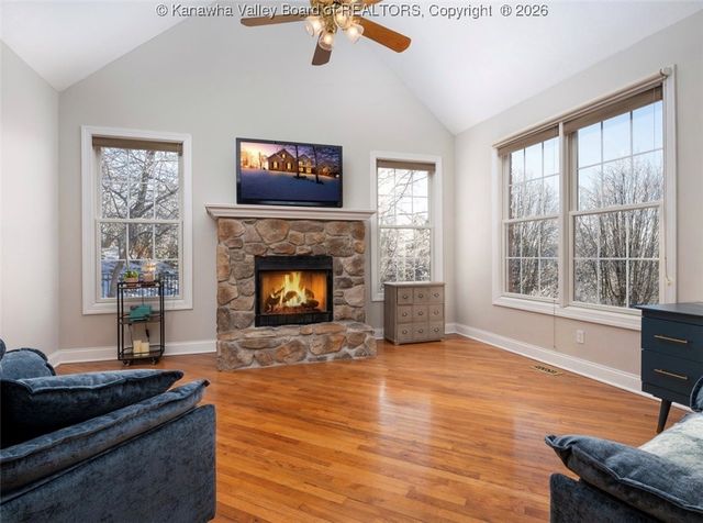 1028 Crestmont Road, Hurricane, WV 25526