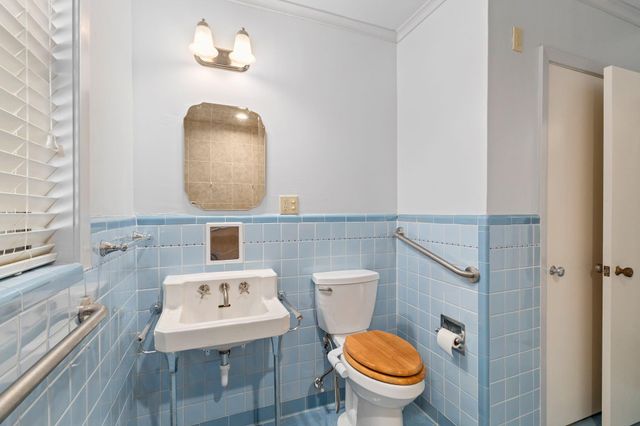 301 Bonham Street, Columbus, TX 78934