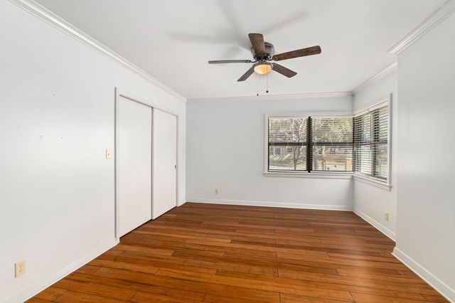 301 Bonham Street, Columbus, TX 78934