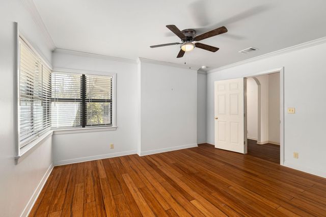 301 Bonham Street, Columbus, TX 78934