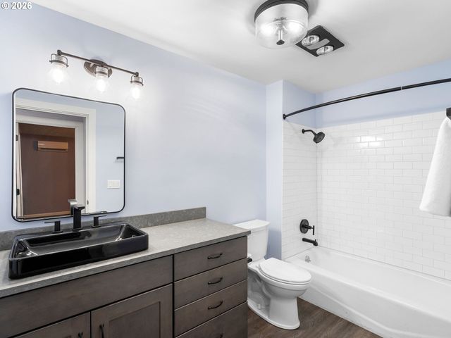 61 CHURCH St, Lake Oswego, OR 97034