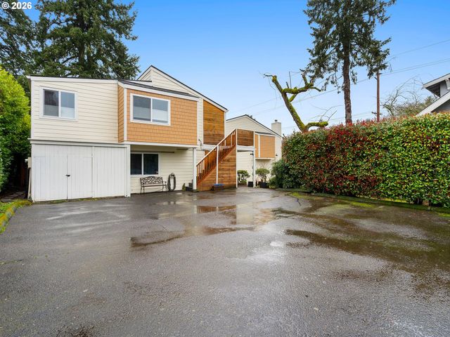 61 CHURCH St, Lake Oswego, OR 97034