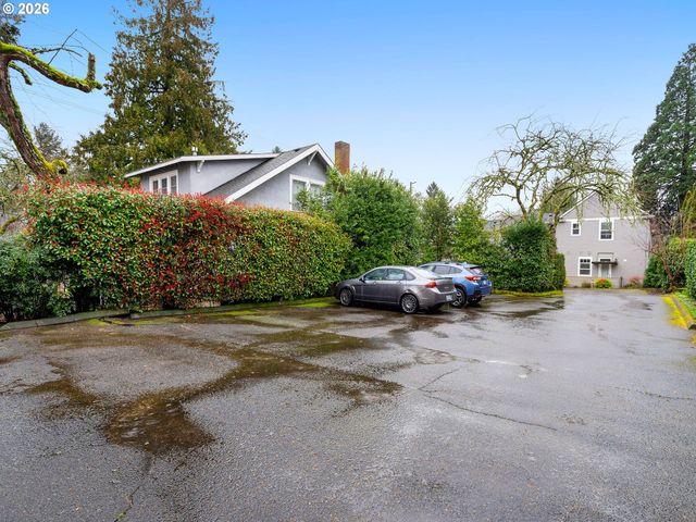 61 CHURCH St, Lake Oswego, OR 97034