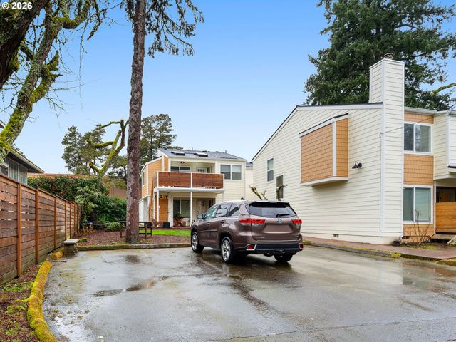 61 CHURCH St, Lake Oswego, OR 97034