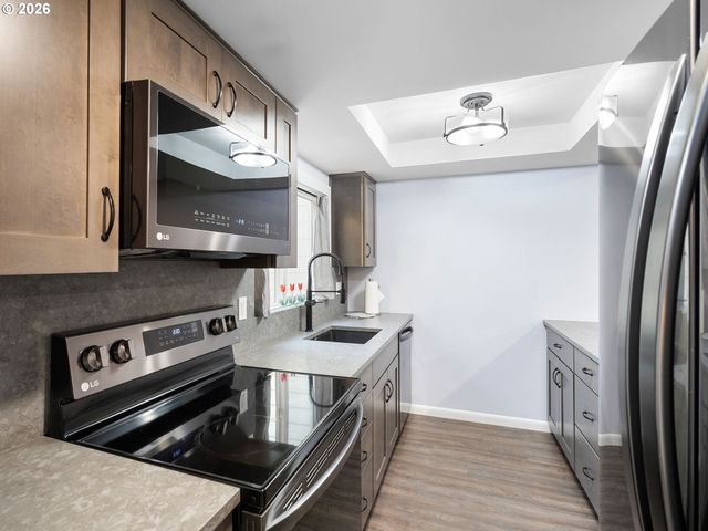 61 CHURCH St, Lake Oswego, OR 97034