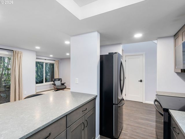 61 CHURCH St, Lake Oswego, OR 97034