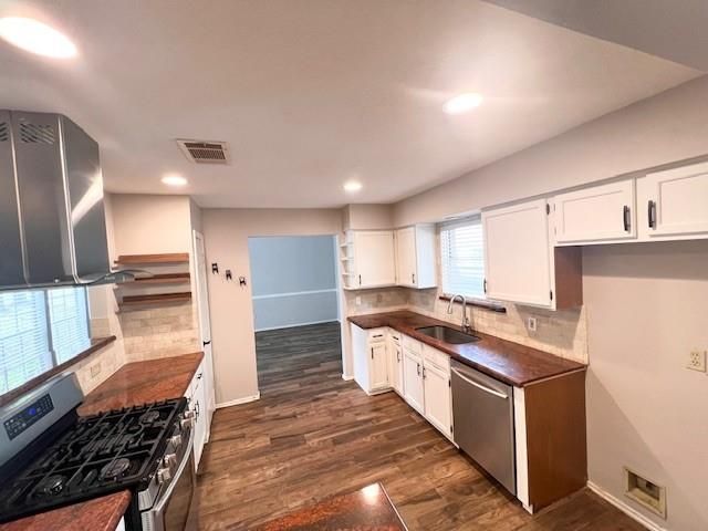 40 Country Forest Court, The Woodlands, TX 77380