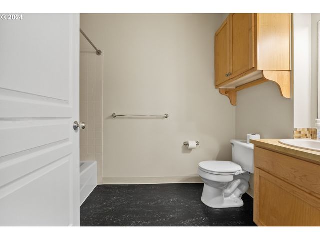 1134 Sw JEFFERSON St 309, Portland, OR 97201