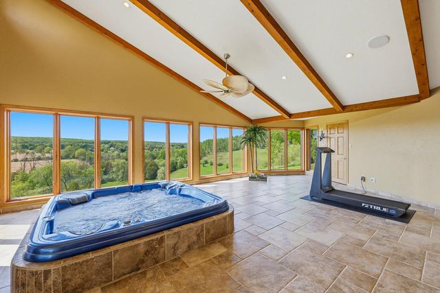 N6596 Riverview ROAD, Plymouth, WI 53073